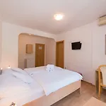 Captain's Club 4*