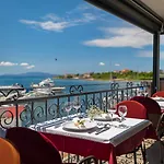 Captain's Club