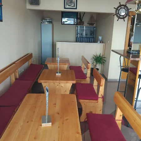 Captain's Club Affittacamere 4*