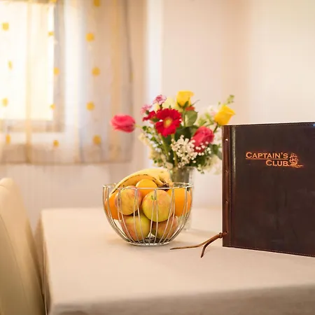 Guest house Captain's Club Banjol