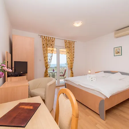 Captain's Club Gostinjska kuća 4*