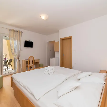 Captain's Club 4* Banjol