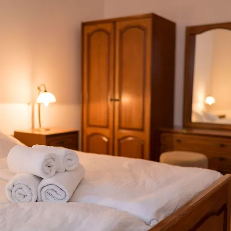 Captain's Club Affittacamere Banjol