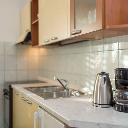 Captain's Club Affittacamere Banjol