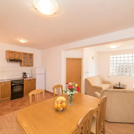 Affittacamere Captain's Club 4*