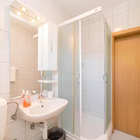 Guest house Captain's Club 3*