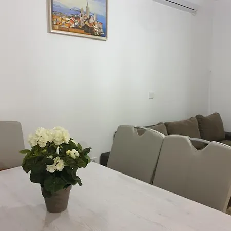 Captain's Club