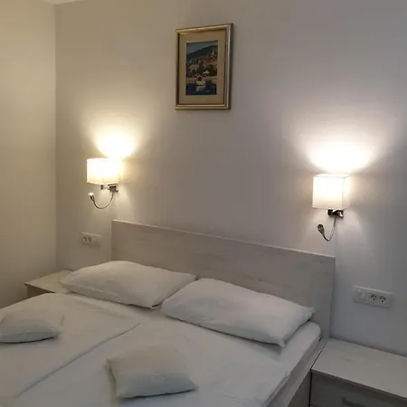 Guest house Captain's Club Banjol